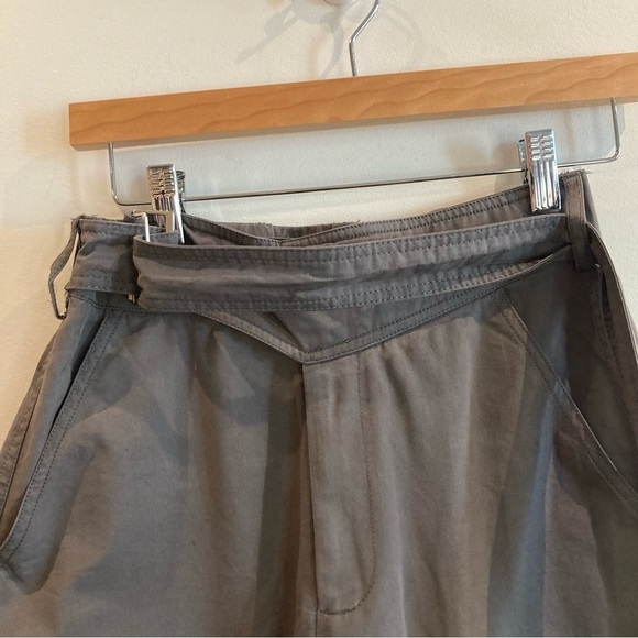 BASIC HOUSE Sz 26 Cargo Style Pants Buckle Closure Pockets Elastic Hemline Pants - Picture 6 of 16